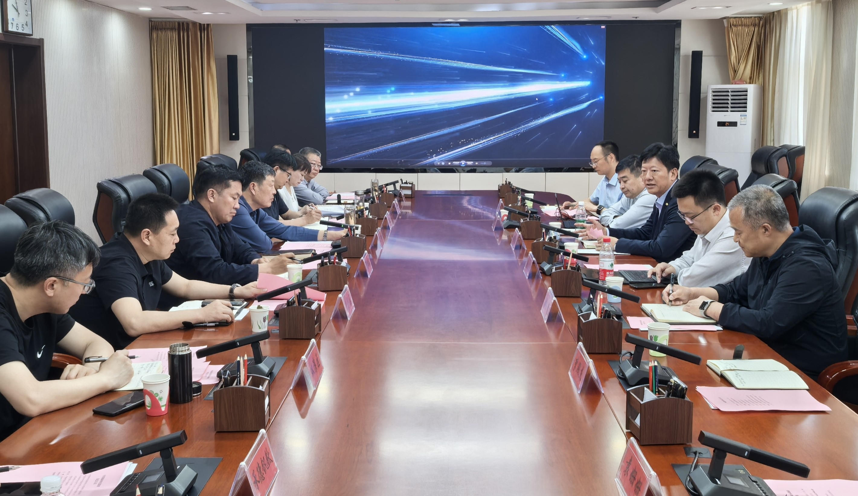 中国钢研党委常委、副总经理郝晓东带队赴承德市开展调研